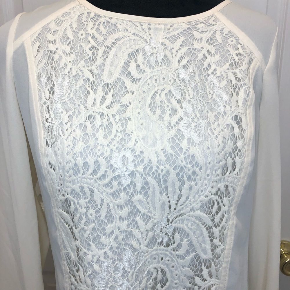 AGB sheer cream lace front hi low long sleeve blouse top, size medium - Picture 2 of 10